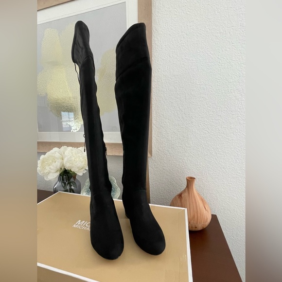 Michael Kors Jamie Boot - Picture 2 of 7